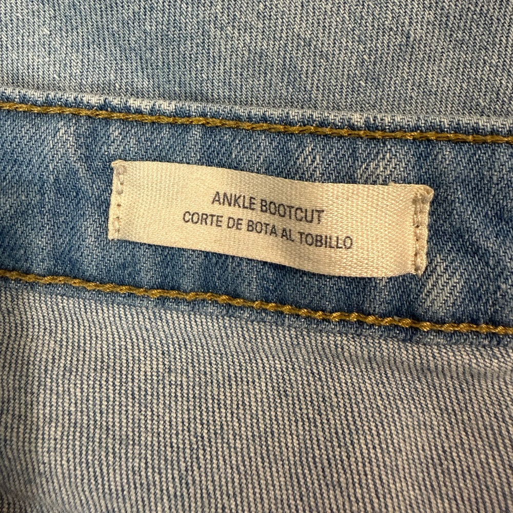 Universal Thread Women’s Ankle Bootcut Jeans Light Wash Raw Hem – Size 14R - Picture 9 of 10